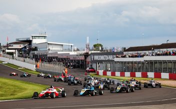 TOCA support package begins new season with all-out action.