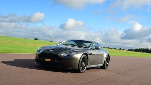 Aston Martin V8 Vantage 