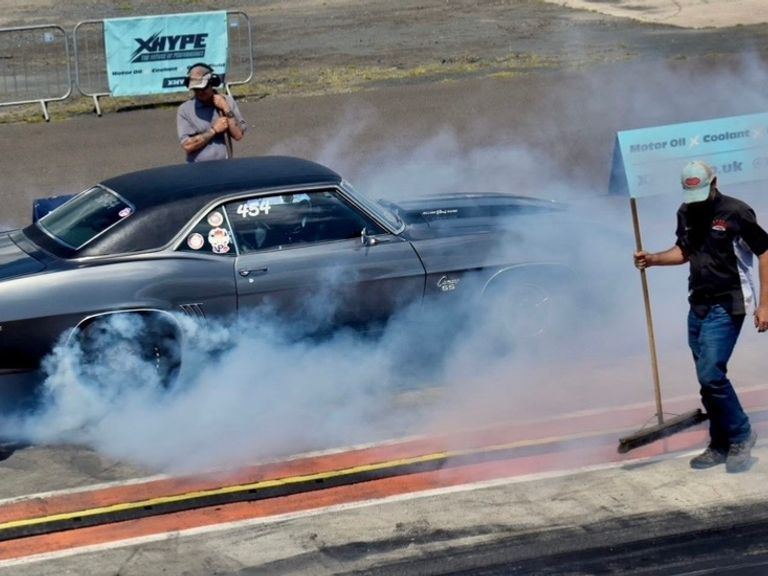Drag Racing at Thruxton Retro