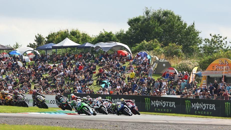 BSB in to the complex at Thruxton