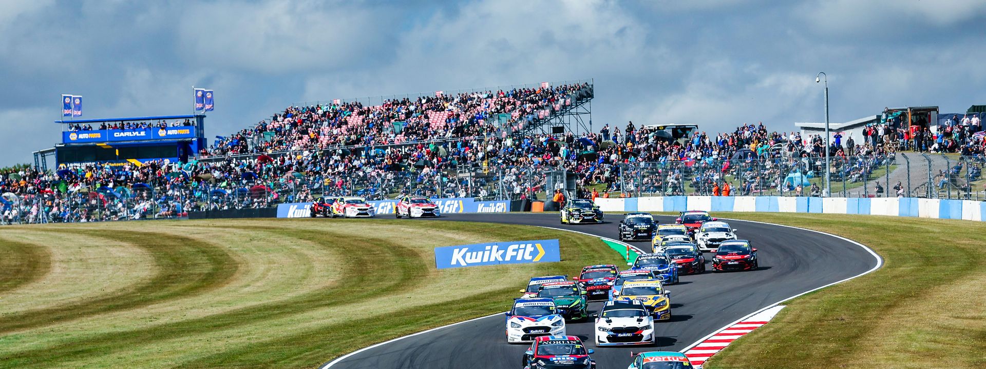 Tom Ingram extends BTCC points lead at Donington Park.