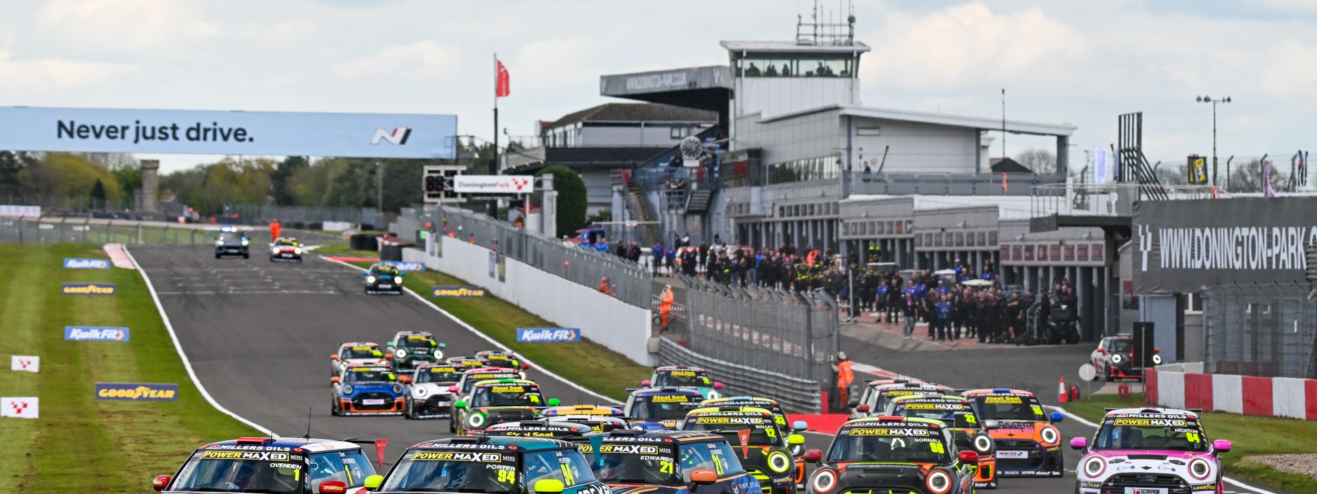 Terrific TOCA supports shine at Donington Park.