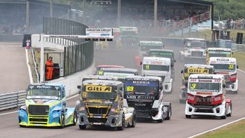 British Truck Racing Championship on the start line