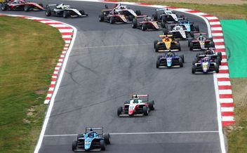 Brands Hatch blockbusters on TOCA support package.