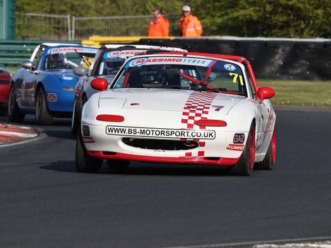 750MC at Croft Circuit