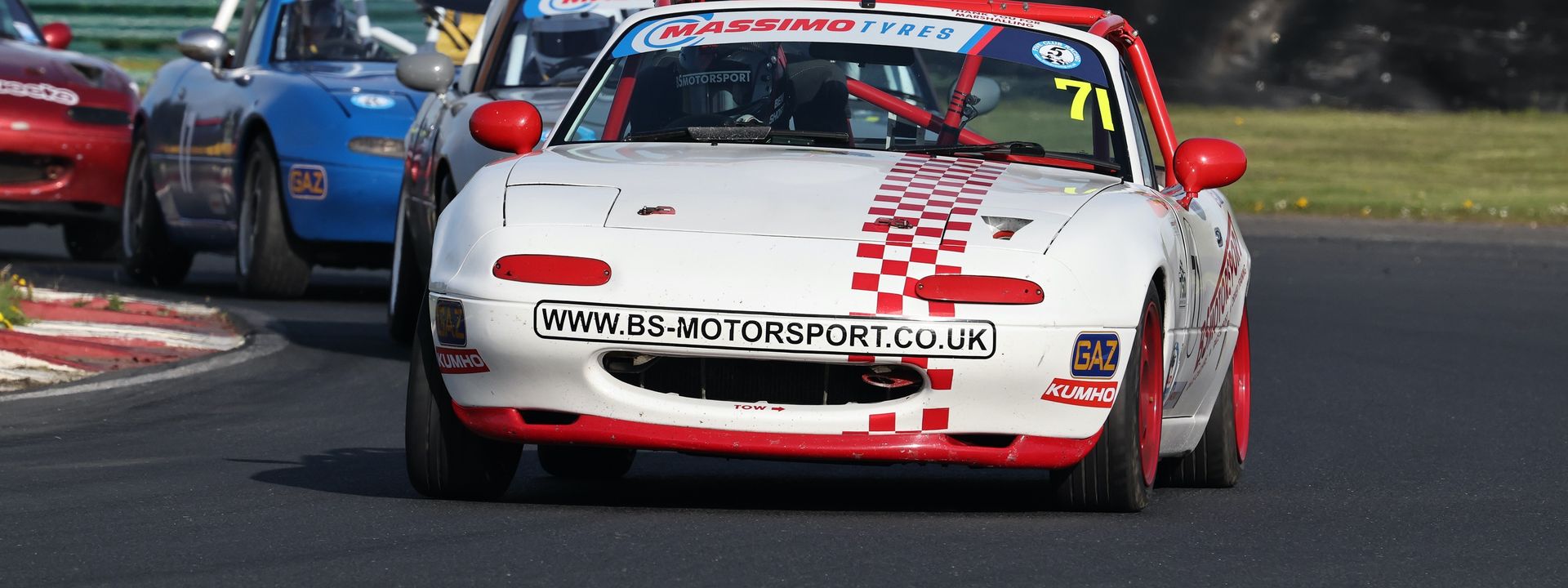 750 Motor Club cars on track