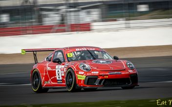 Silverstone serves up spectacular BARC race day.
