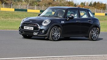 Mini at Croft Circuit
