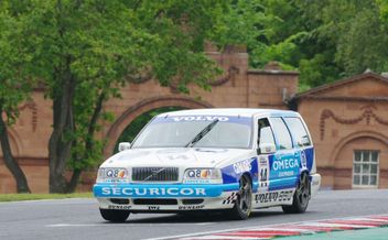 Classic Touring Car Racing Club serves up retro magic at Oulton Park.