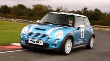 MINI at Croft