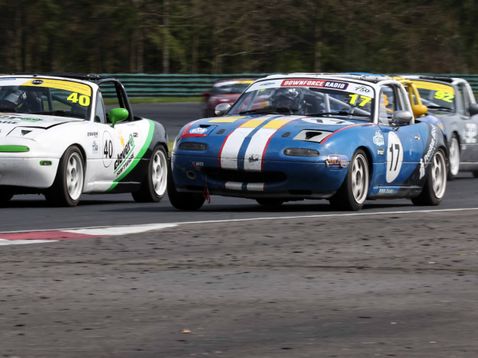 750 Motor Club cars on track
