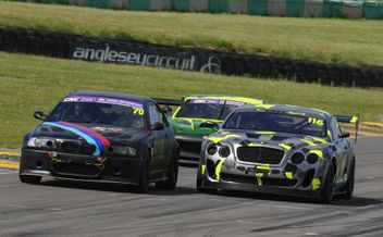 Capacity grid poised for CNC Heads battle at Oulton Park.