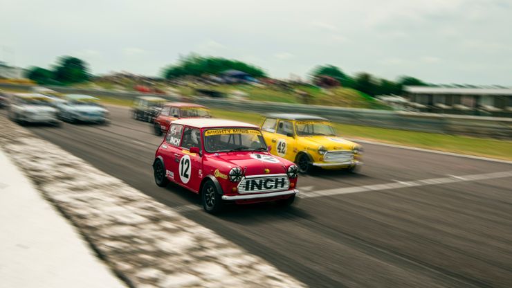 Mini racing at Thruxton