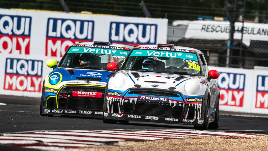 The Vertu MINI CHALLENGE racing
