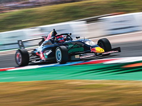F4
