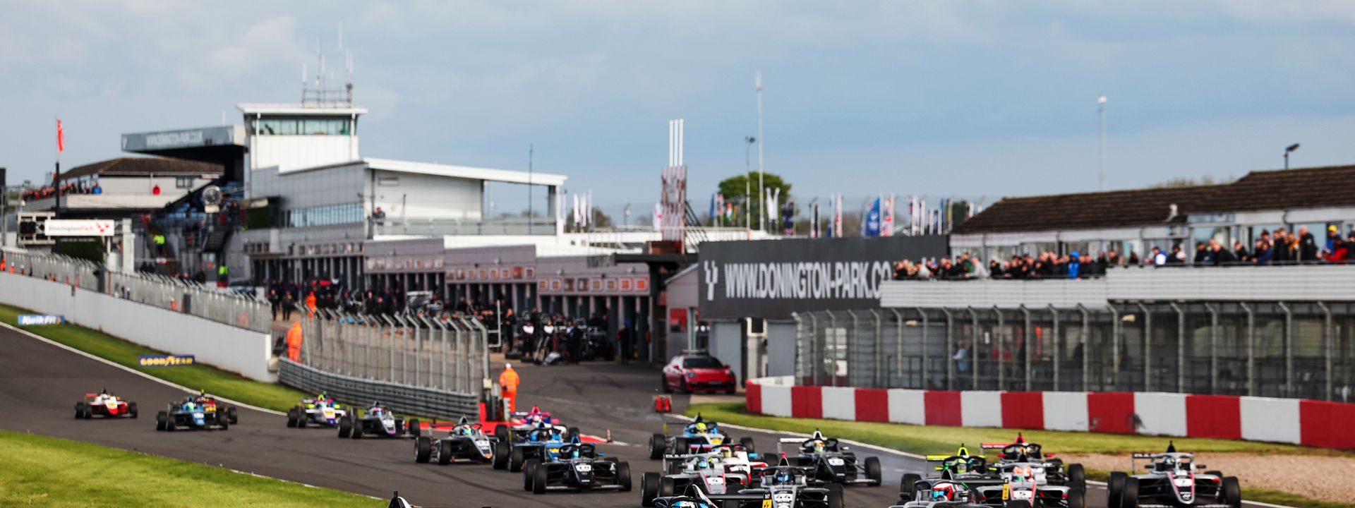 TOCA support package begins new season with all-out action.
