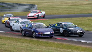 Toyota MR2's racing