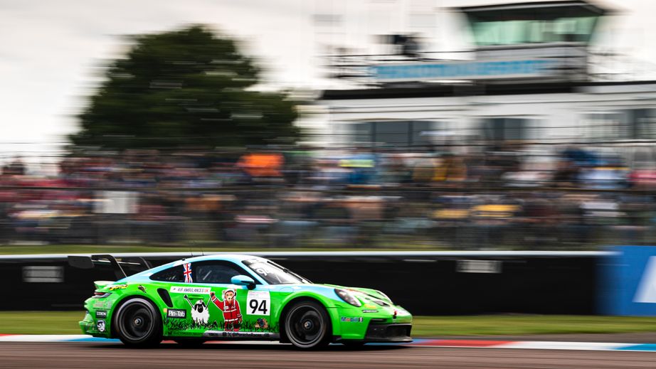 TOCA at Thruxton Circuit