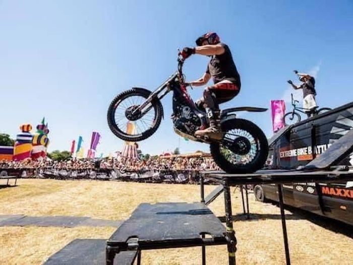 Extreme bike battle