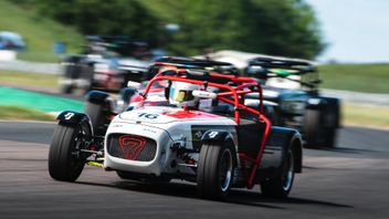 Racing Cars at Oulton Park