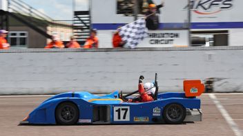 750 Motor Club on track