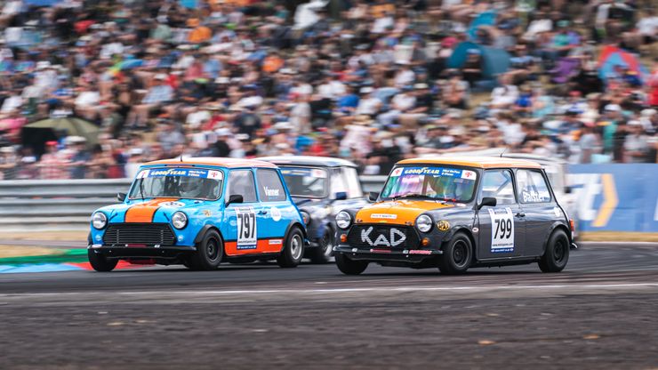 MINI Racing at Thruxton