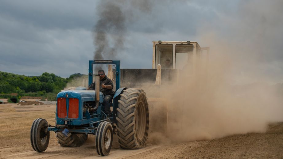 Tractor Pulling