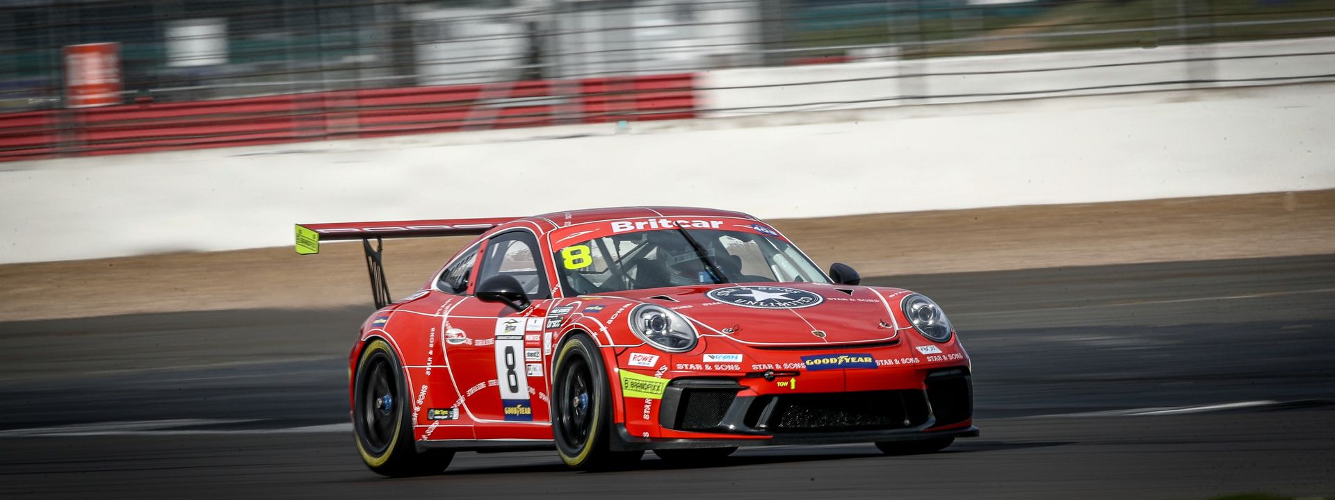 Silverstone serves up spectacular BARC race day.