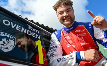 Ovenden storms to perfect start as MINI CHALLENGE JCW kicks off at Donington Park.