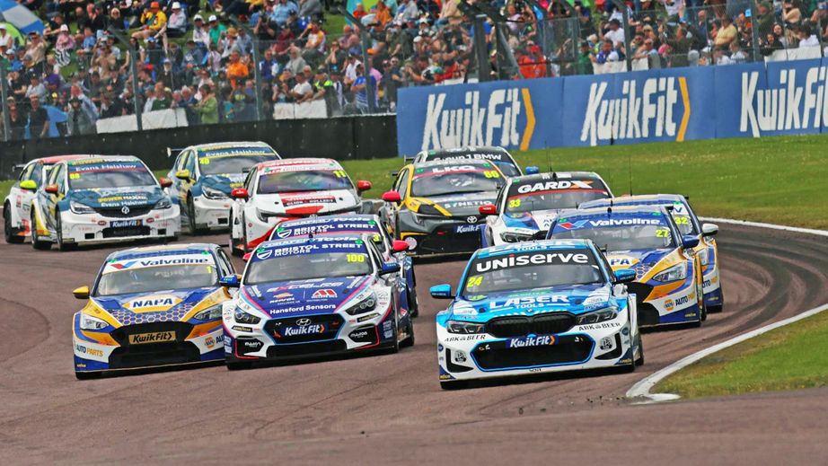 BTCC Race start